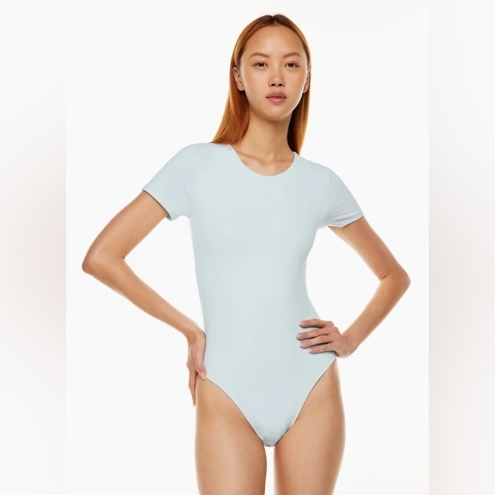 Aritzia Babaton Contour Crew Shortsleeve Bodysuit in Iceberg Blue